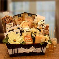 Vanilla Essence Candle Gift Basket